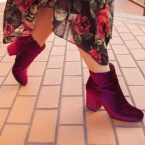 Chinese Laundry Velvet Florentine Boots - Picture 2 of 15